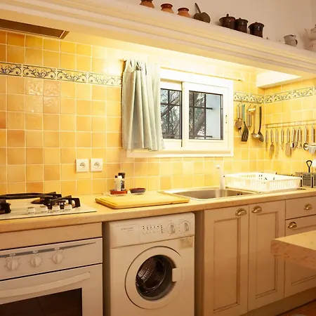 Les Cigales Apartment *